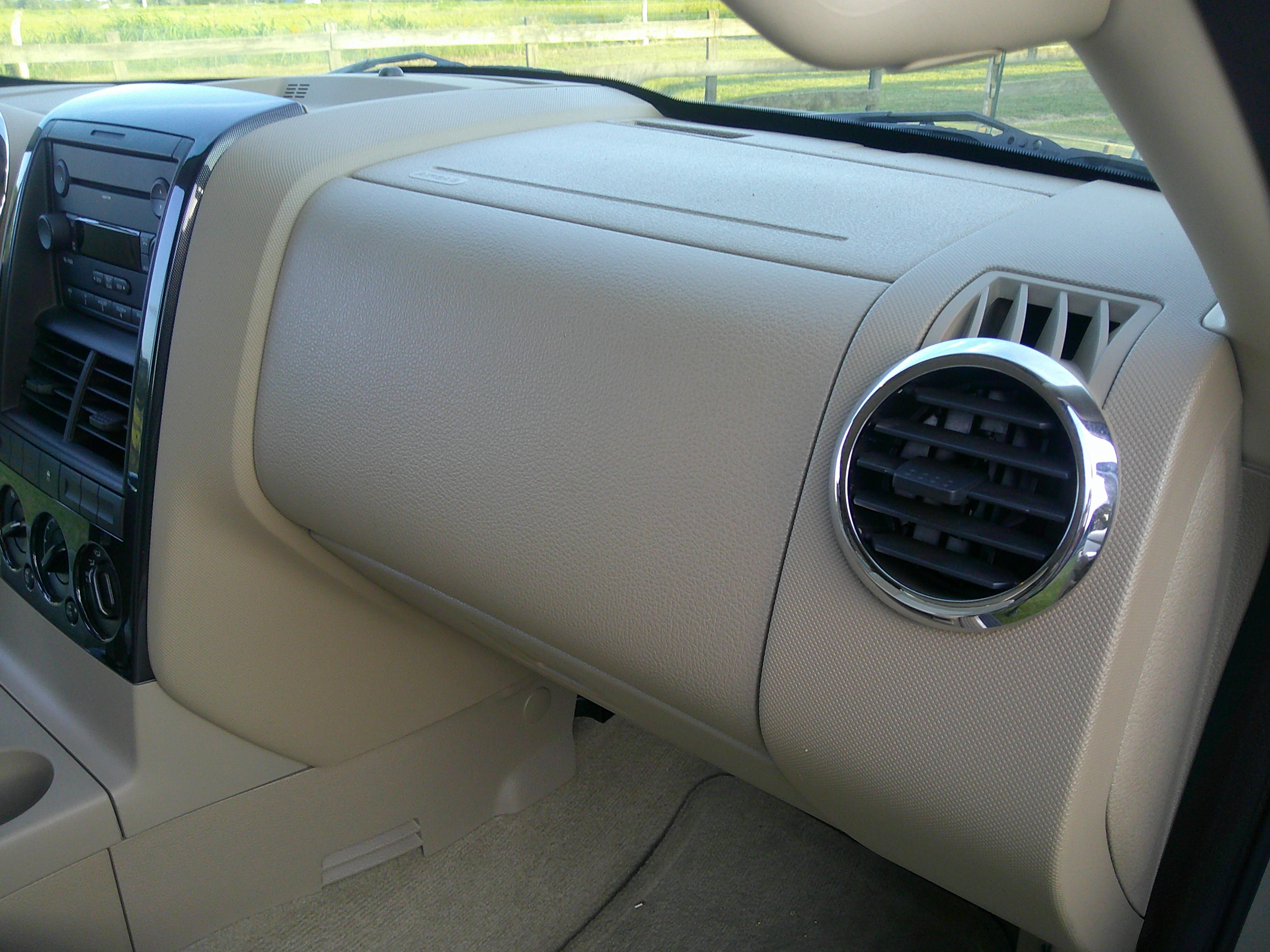 Passenger side dashboard and air vent detail
