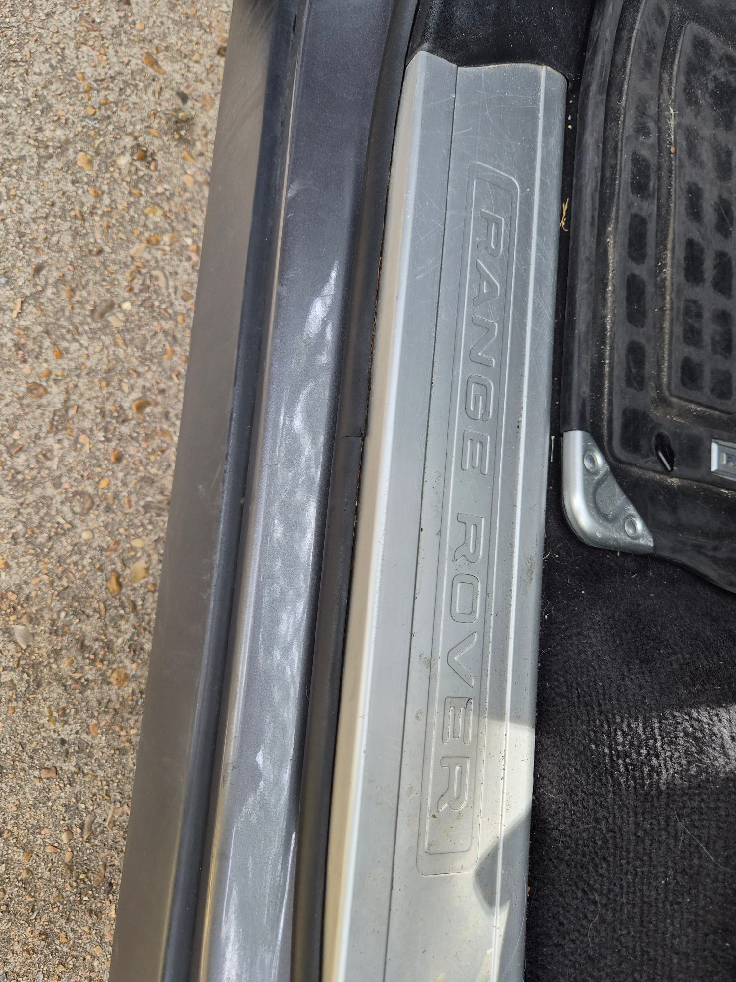 Range Rover door sill plate and floor mat